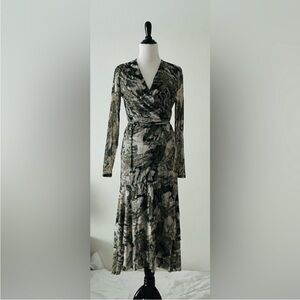 White House black market 8 green black white camouflage Wrap Dress